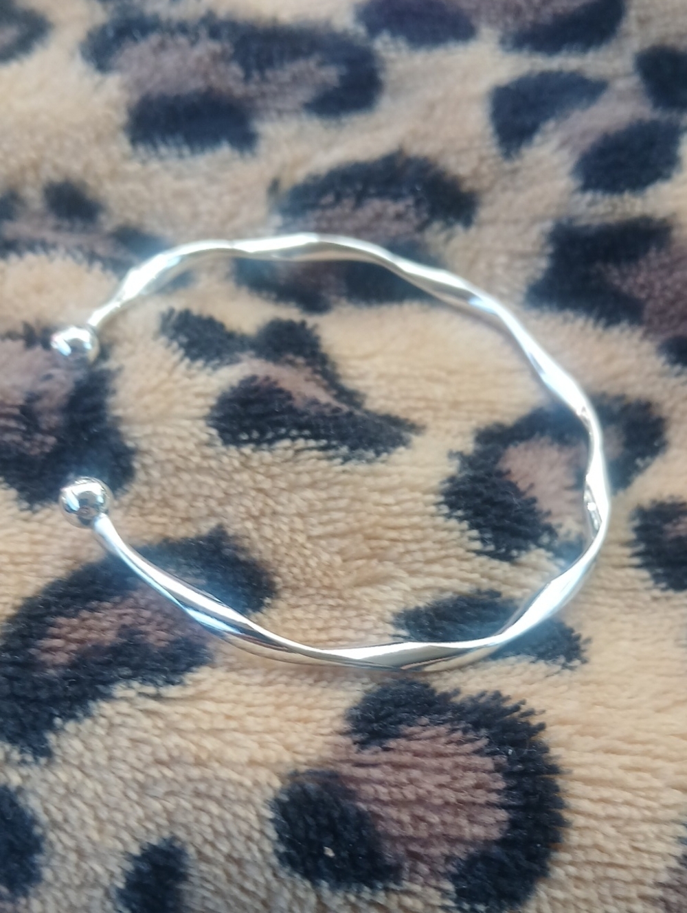 Elegant Twisted Silver Open Cuff Bracelet - Sleek Women's Jewelry